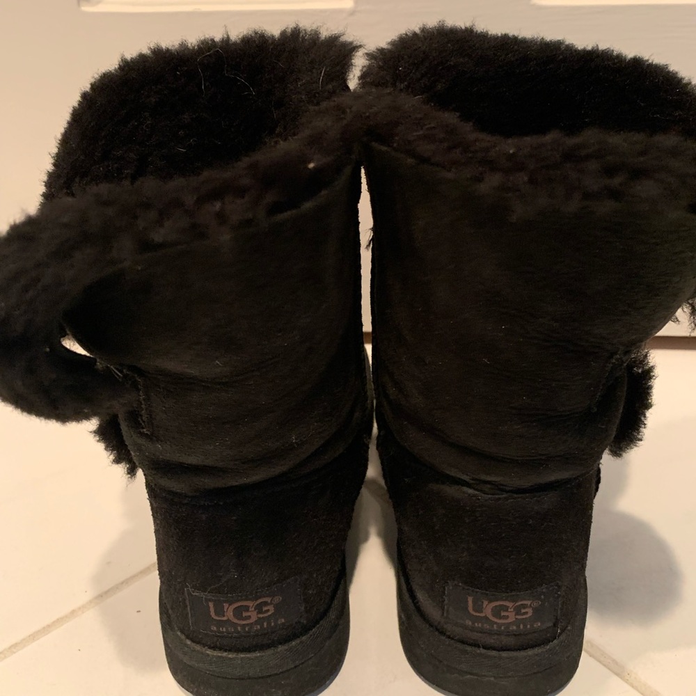 Uggs (Black) - image 2